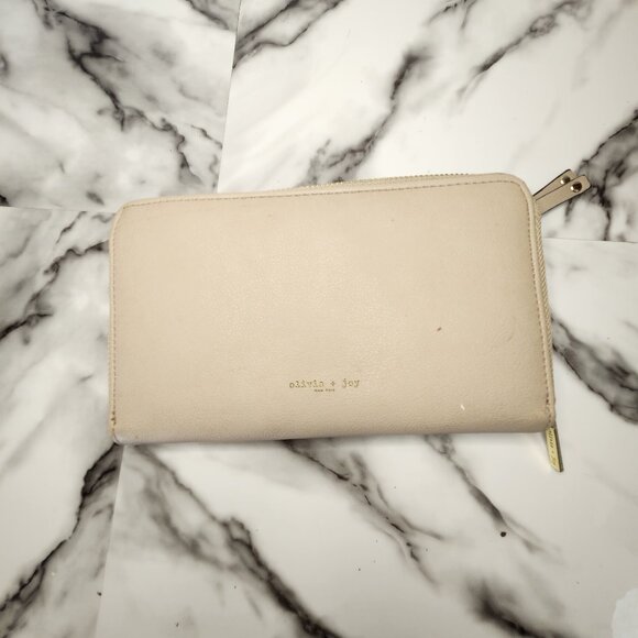 OLIVIA + JOY NEW YORK WOMENS CREAM COLOR WALLET - Picture 1 of 15